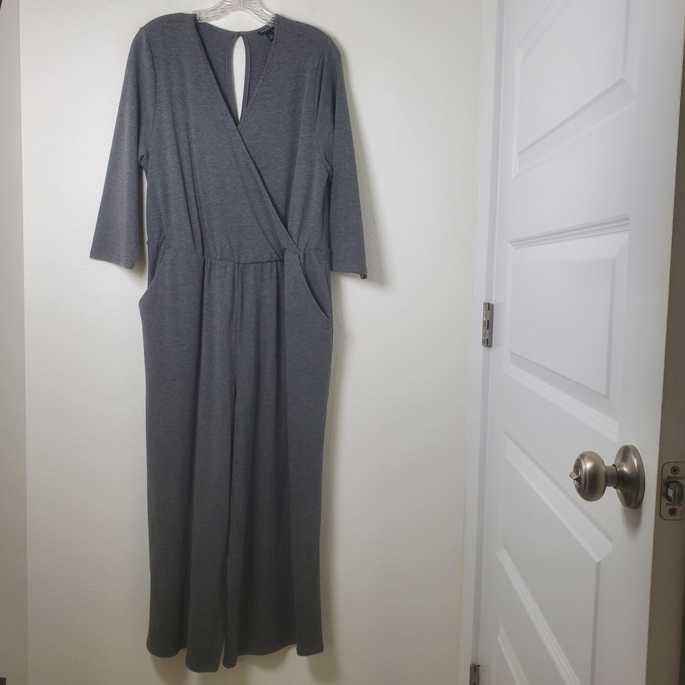 Torrid Charcoal Gray Surplice Stretch Knit Cropped Wide Leg Jumpsuit Size 1X - Picture 13 of 15